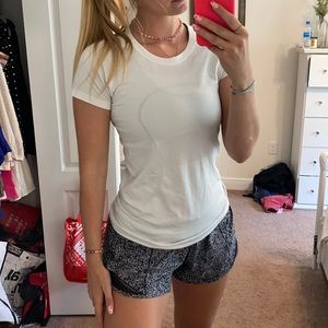 White lululemon swiftly tech shirt size 8